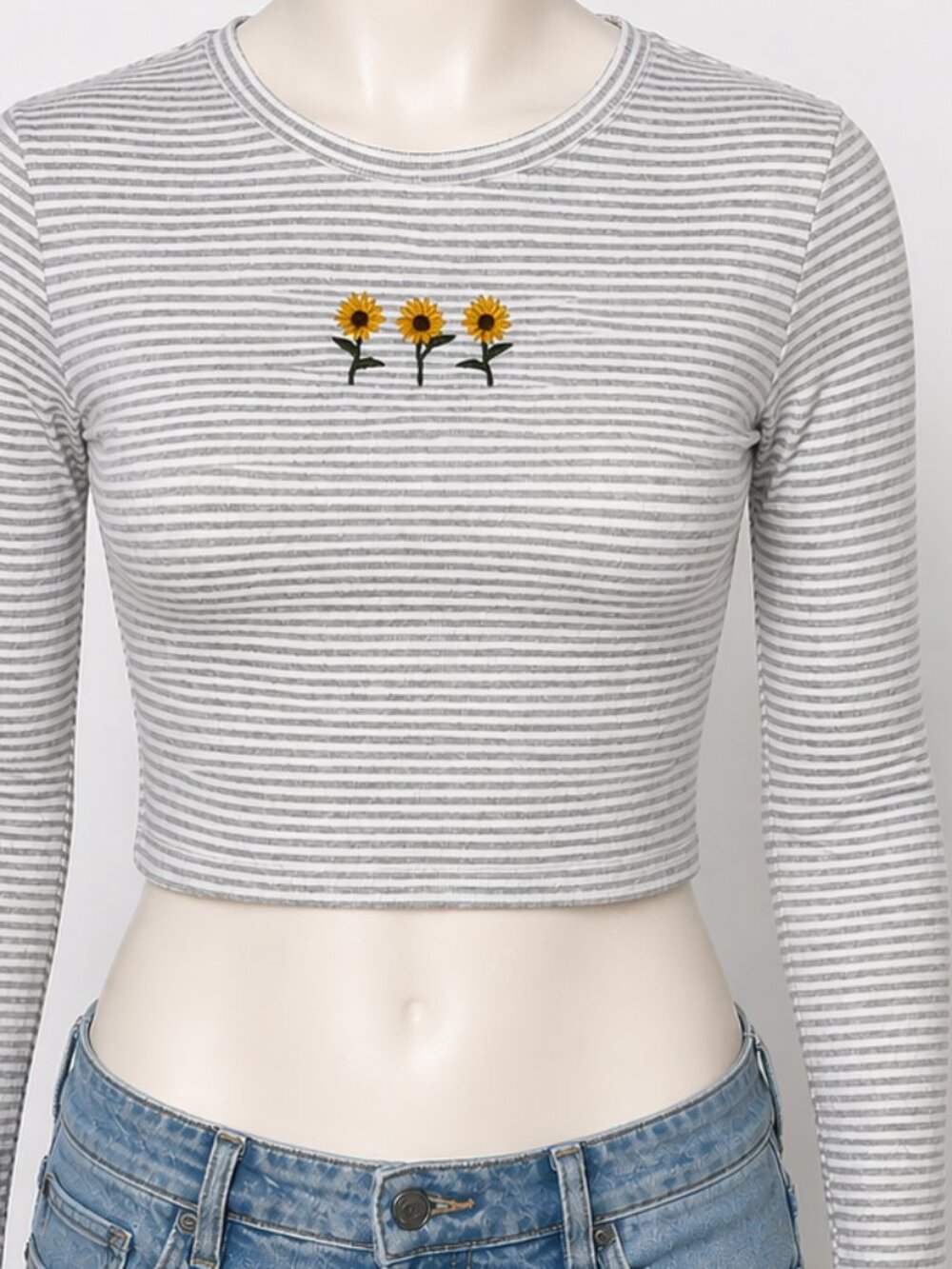 Aero Crop Tee with Embroidered Flowers Size XS